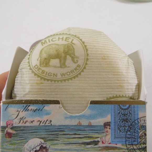 Vintage inspired soap plate & Shea Butter Soap By the Sea women & puppy dog - Picture 12 of 13